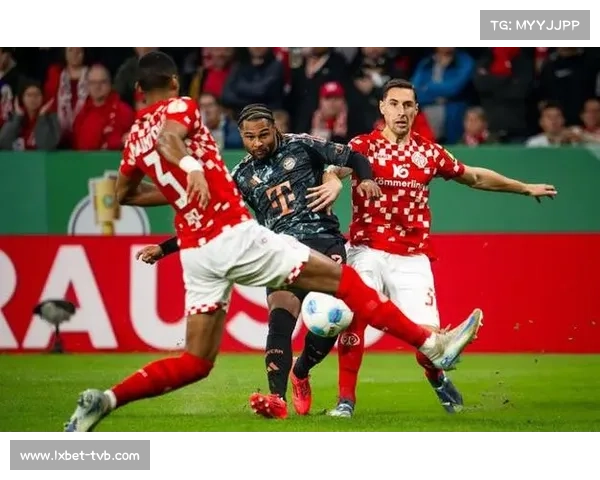 格纳布里失误后闪电扳平，拜仁逆境中展现冠军韧性